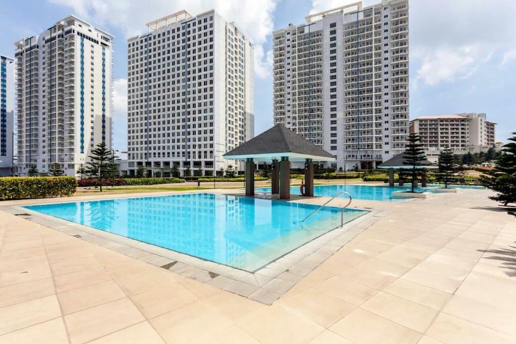Taal Lake View Wind Residences By Smco Tagaytay City Exterior photo